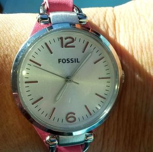 Womens Fossil with pink, genuine leather band. New wo box. New battery. ES 3299